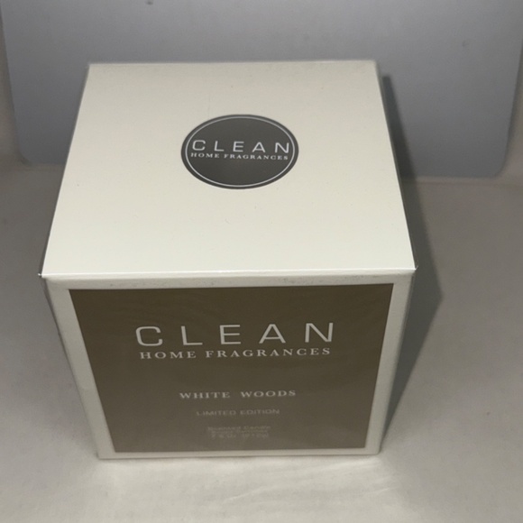 CLEAN Home Fragrances Limited Edition WHITE WOODS Scented Candle 7.5 oz SEALED - Picture 4 of 6